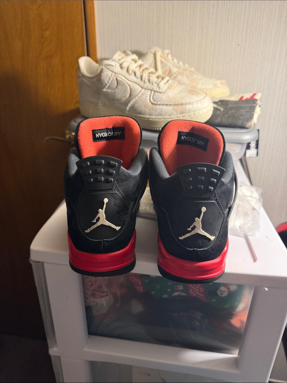 Jordan 4 - Picture 5 of 6